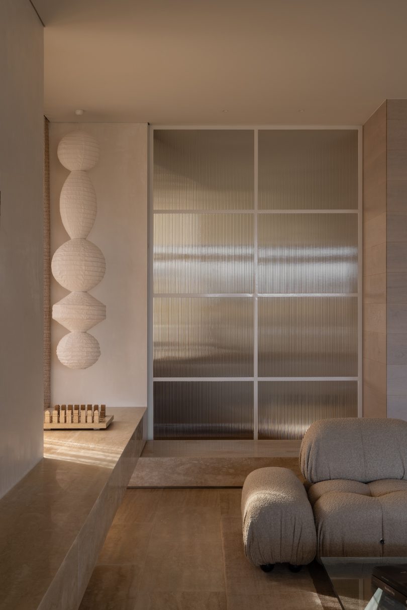 由McKimm设计的极简主义住宅Moda Apartment