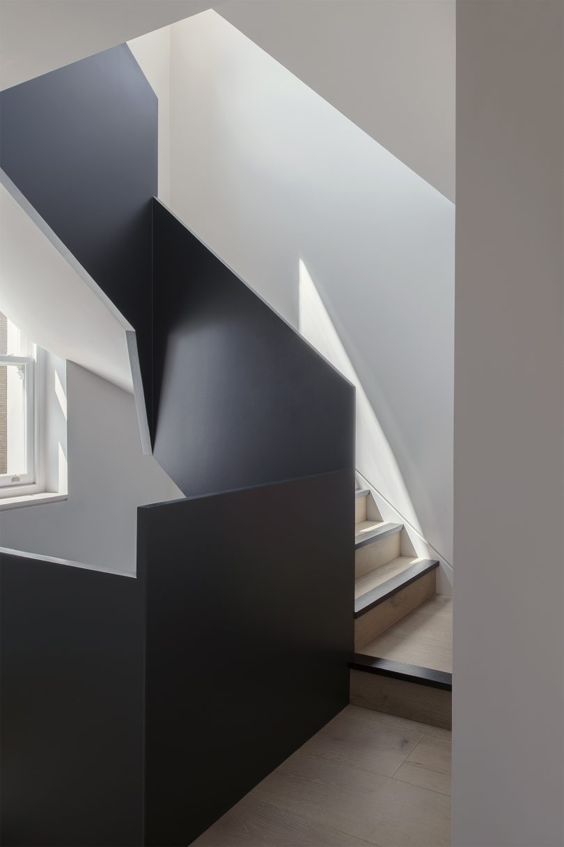 Alexander Martin设计的极简住宅Regents Park Road