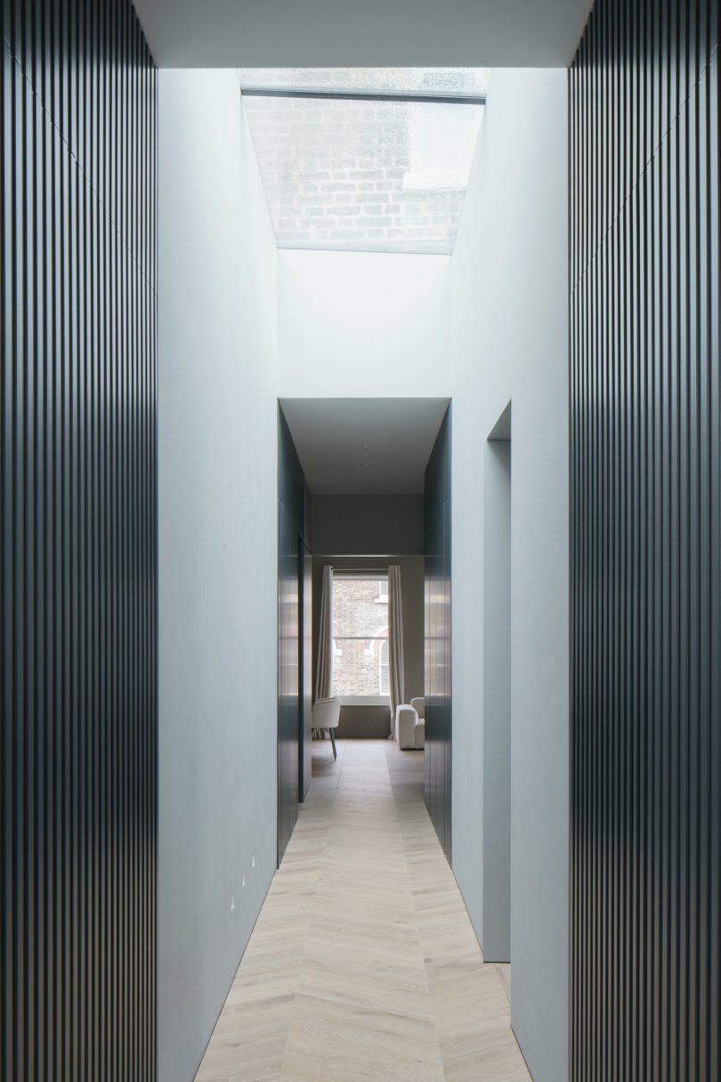 Alexander Martin设计的极简住宅Regents Park Road