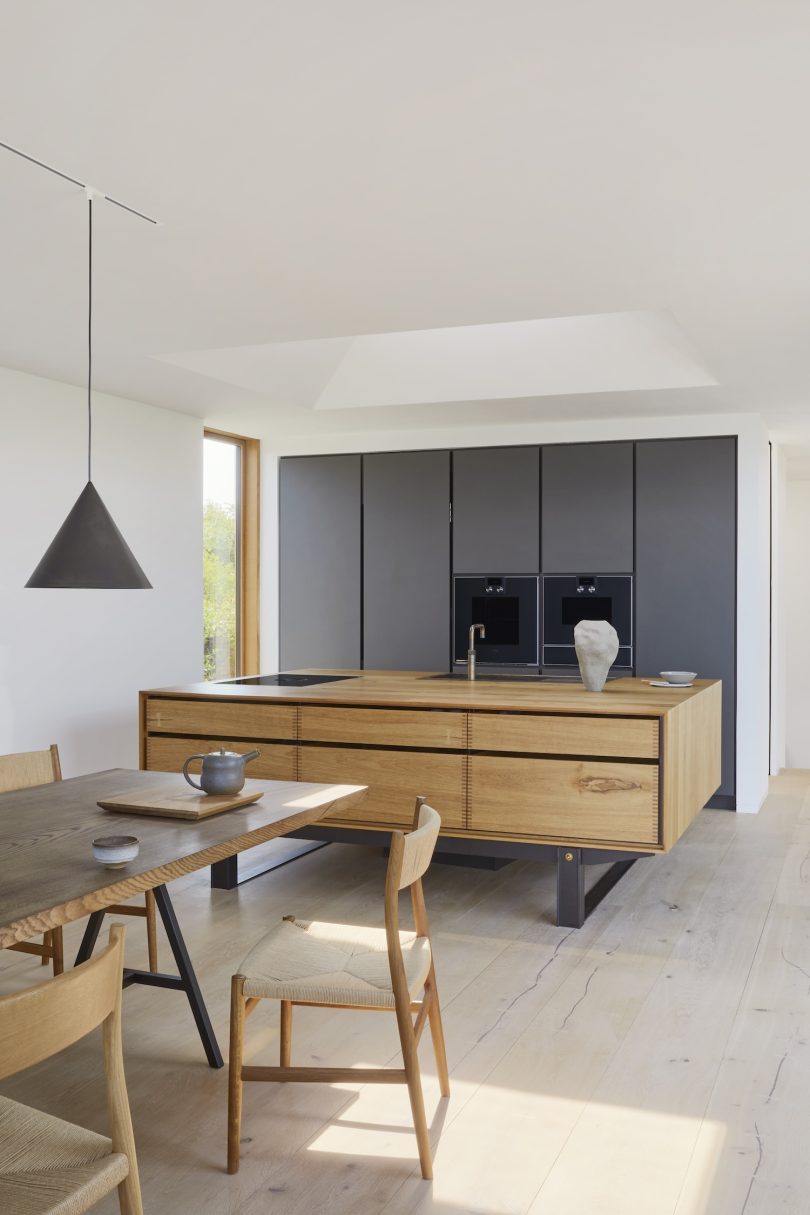 由Henning Larsen设计的极简主义别墅Tisvilde