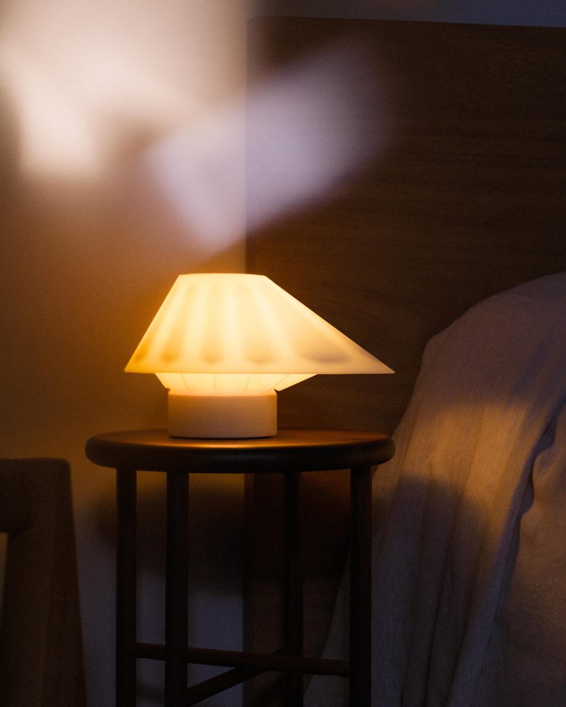 美国灯饰品牌:Bennett为Gantri设计的台灯Ursa Minor