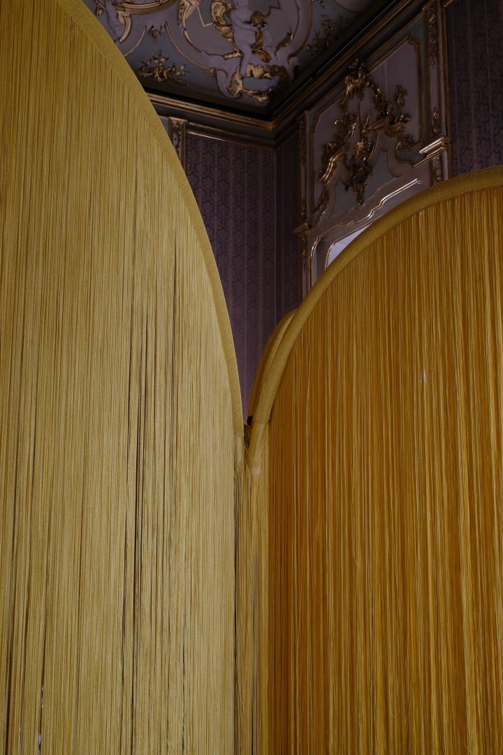 2024米兰设计周：Sara Ricciardi的沉浸式装置“柳树下”