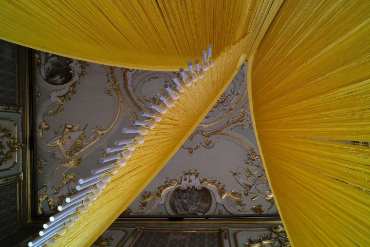 2024米兰设计周：Sara Ricciardi的沉浸式装置“柳树下”