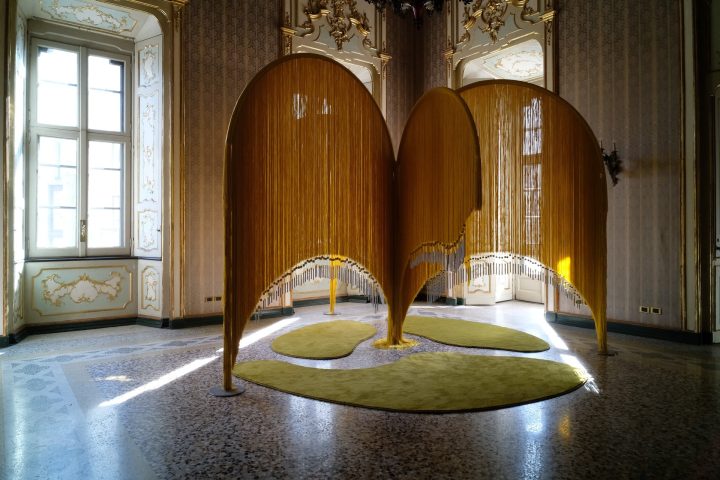 2024米兰设计周：Sara Ricciardi的沉浸式装置“柳树下”