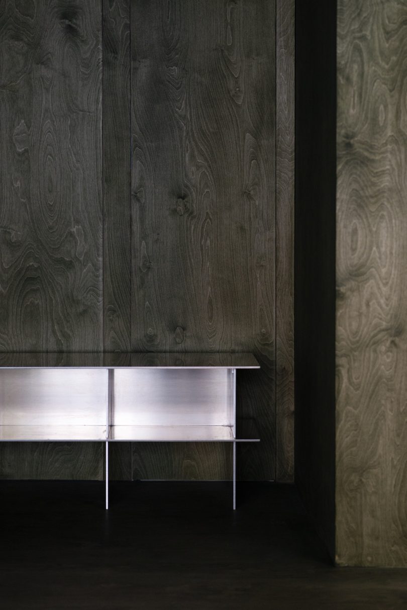 MDT Mobilier设计的极简主义长凳Aluminum Bench