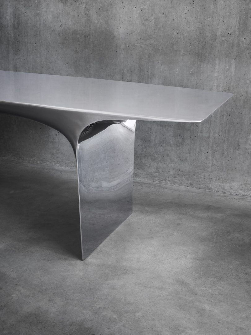 Brodie Neill设计的极简主义办公桌Atmos