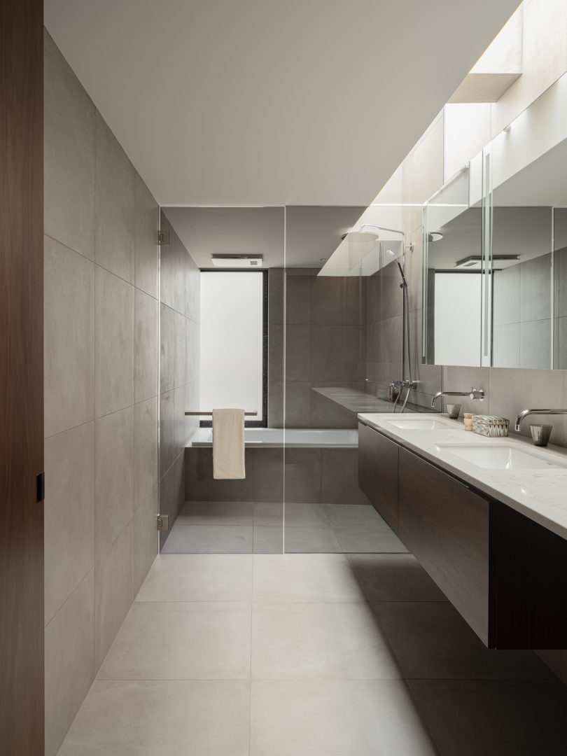 Keiji Ashizawa Design设计的极简住宅House in Aoyama