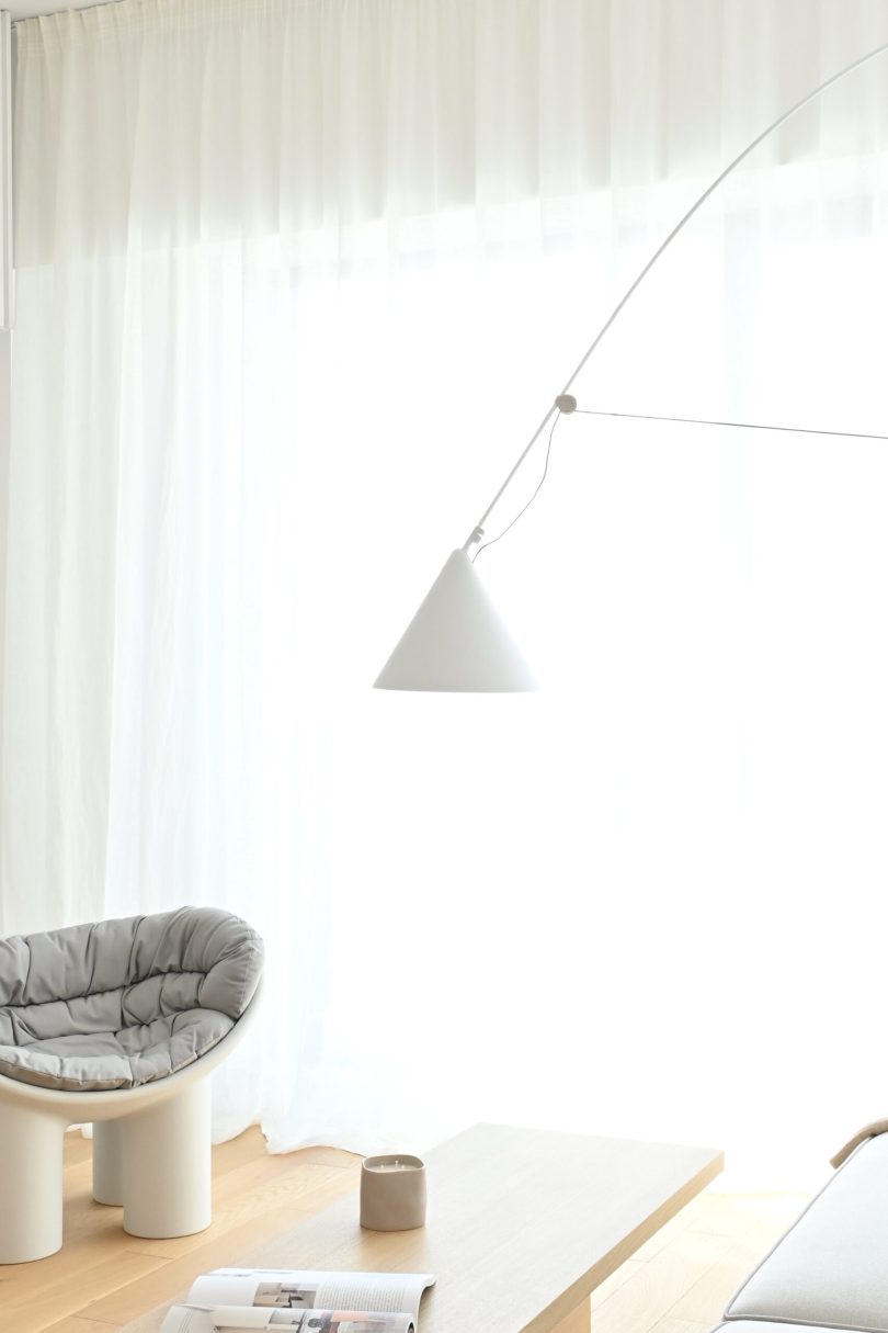 Robert-Eugen Dumitru设计的极简主义公寓M111