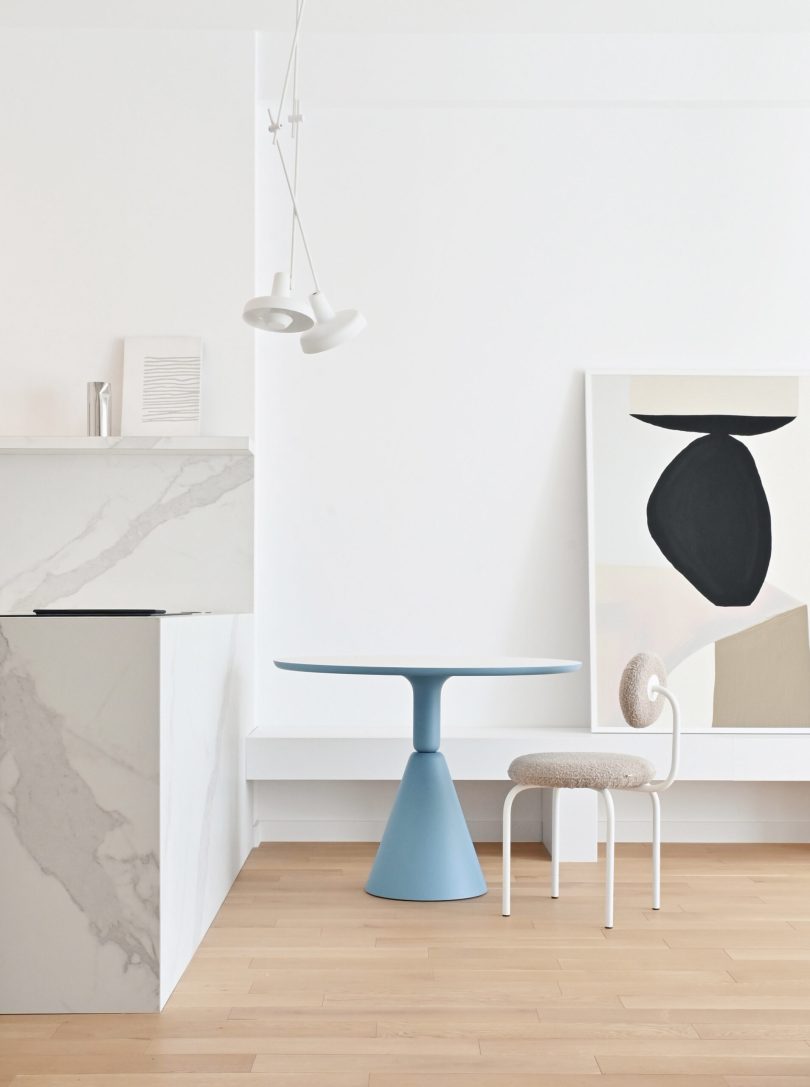 Robert-Eugen Dumitru设计的极简主义公寓M111