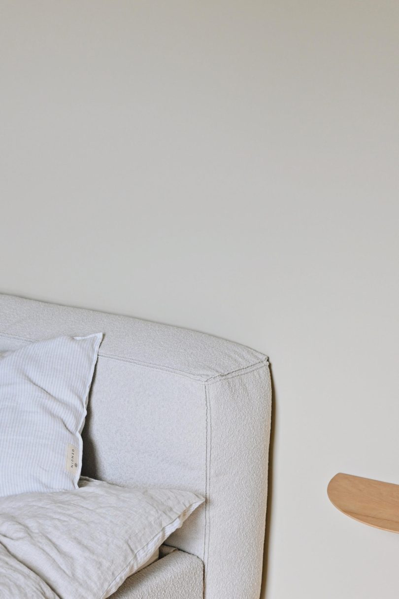 Robert-Eugen Dumitru设计的极简主义公寓M111