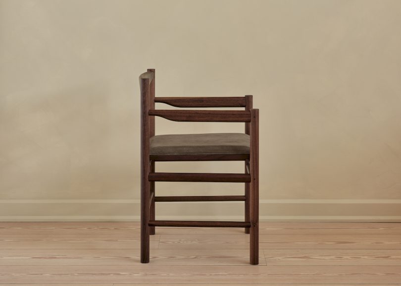 由Fort Standard设计的极简扶手椅Range Armchair