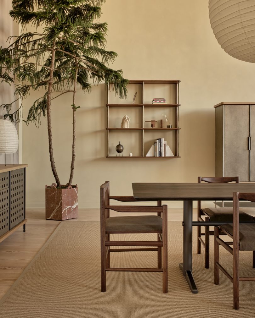 由Fort Standard设计的极简扶手椅Range Armchair