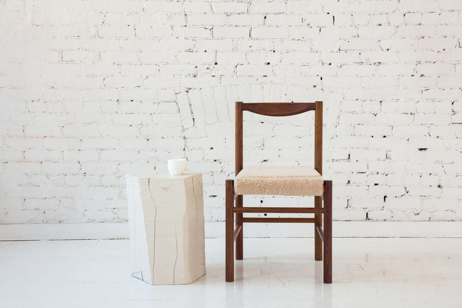 由Fort Standard设计的极简扶手椅Range Armchair