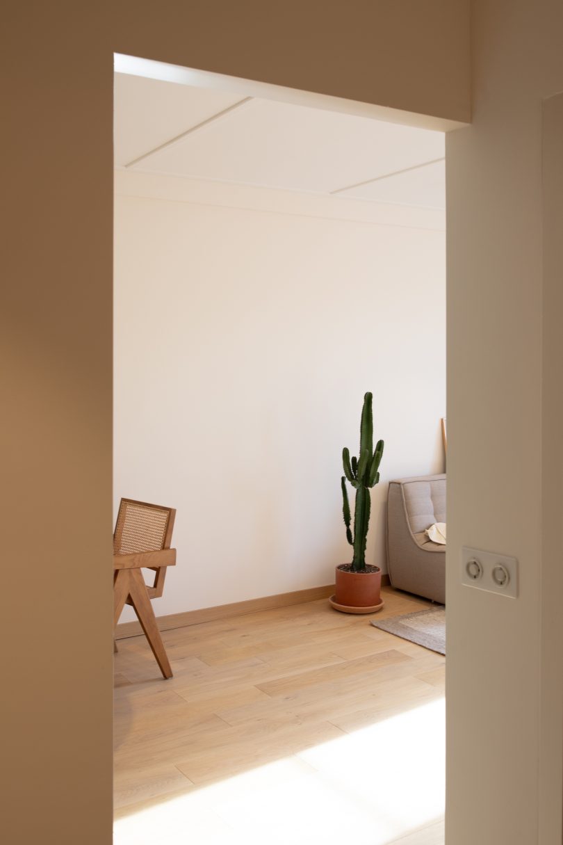 Studio Cent Soixante设计的极简主义公寓Riviera