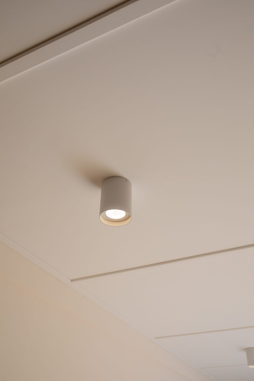 Studio Cent Soixante设计的极简主义公寓Riviera