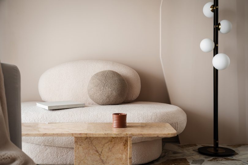 由Haus Office设计的极简主义空间Show Haus