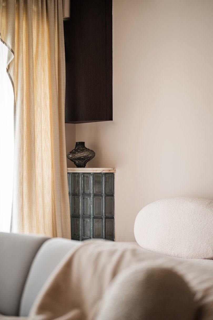 由Haus Office设计的极简主义空间Show Haus