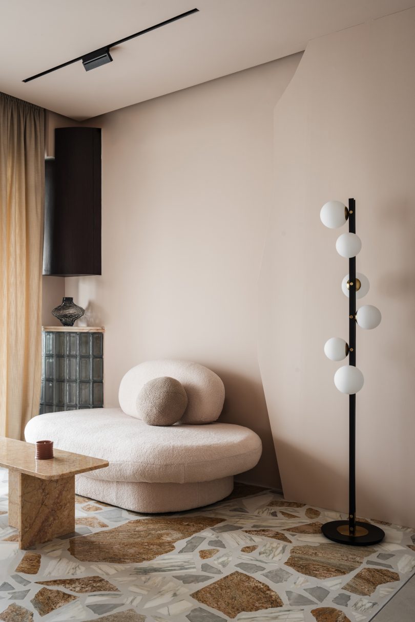 由Haus Office设计的极简主义空间Show Haus