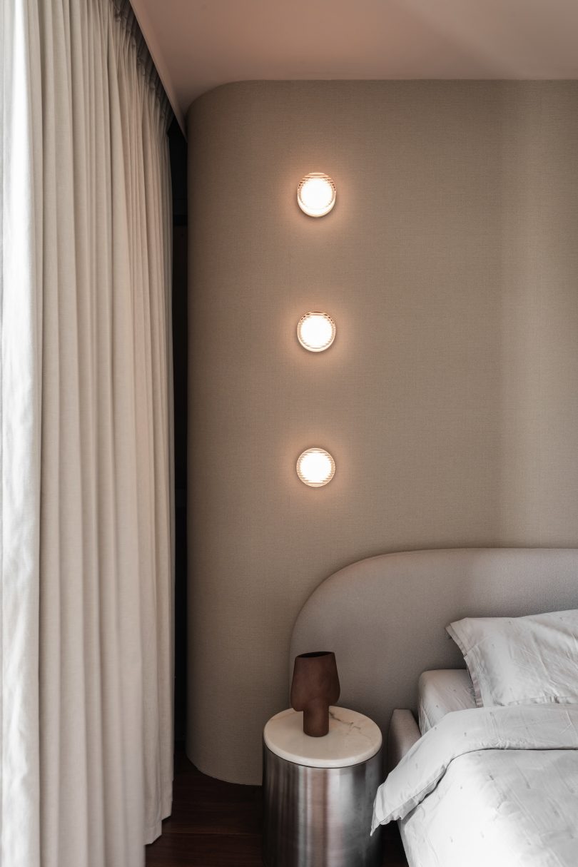 由Haus Office设计的极简主义空间Show Haus