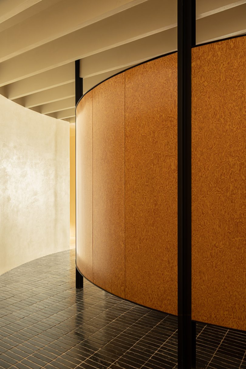 由XYH Design设计的极简主义空间Yueji Yoga