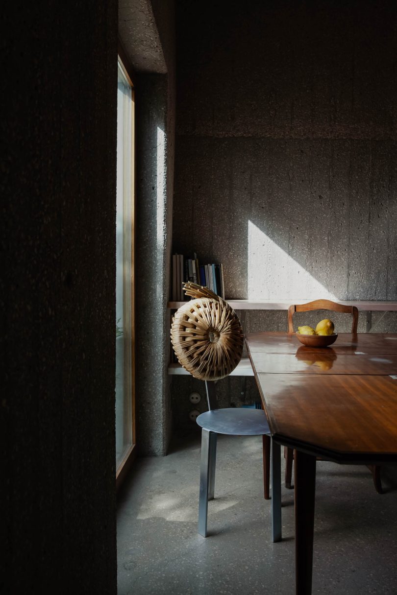 由studio MACHEIA设计的极简主义椅子Cadeira