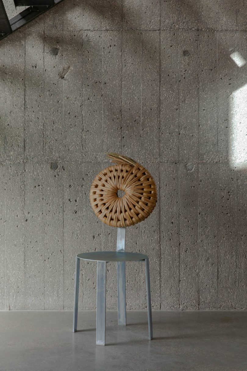 由studio MACHEIA设计的极简主义椅子Cadeira