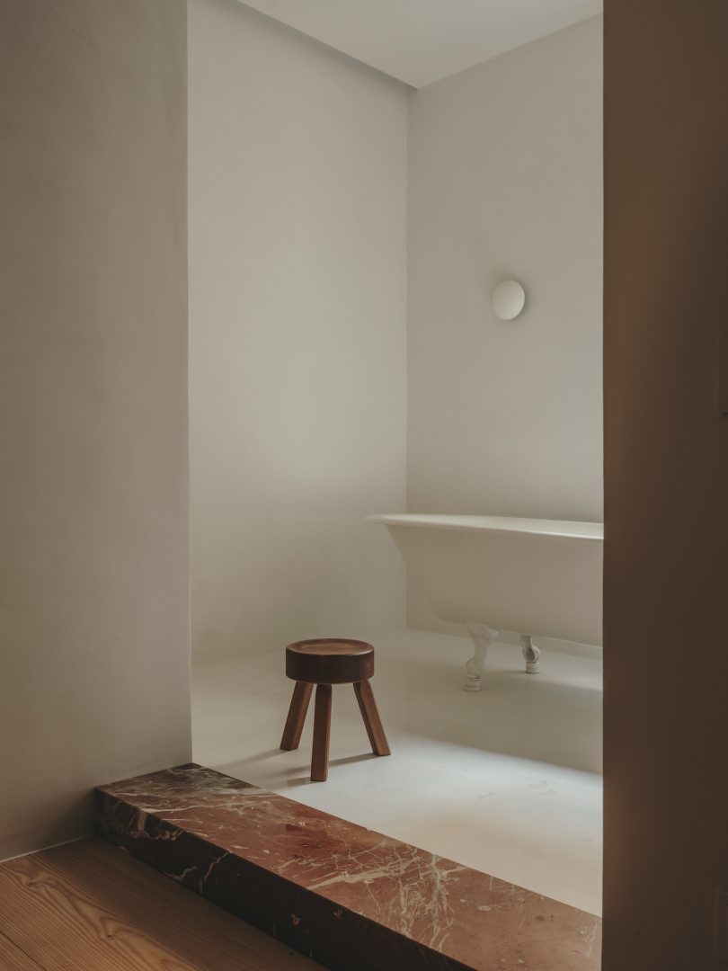 由Plantea Estudio设计的极简主义住宅Casa DH