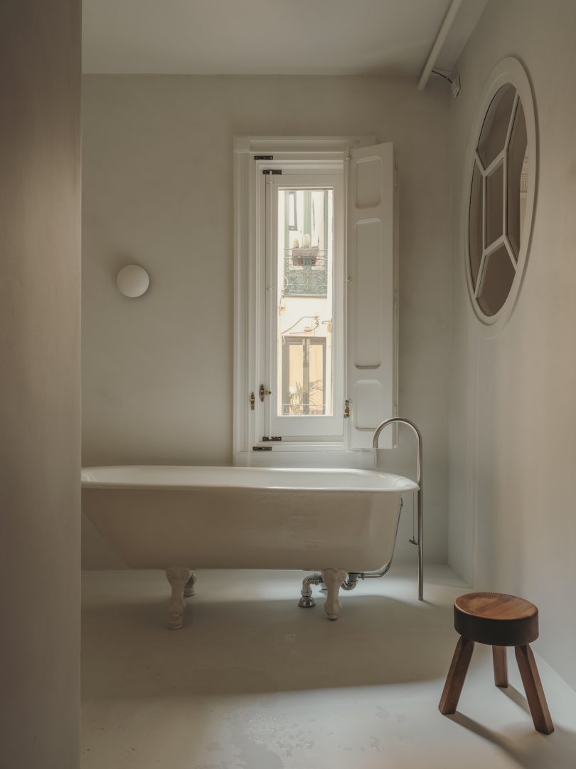 由Plantea Estudio设计的极简主义住宅Casa DH