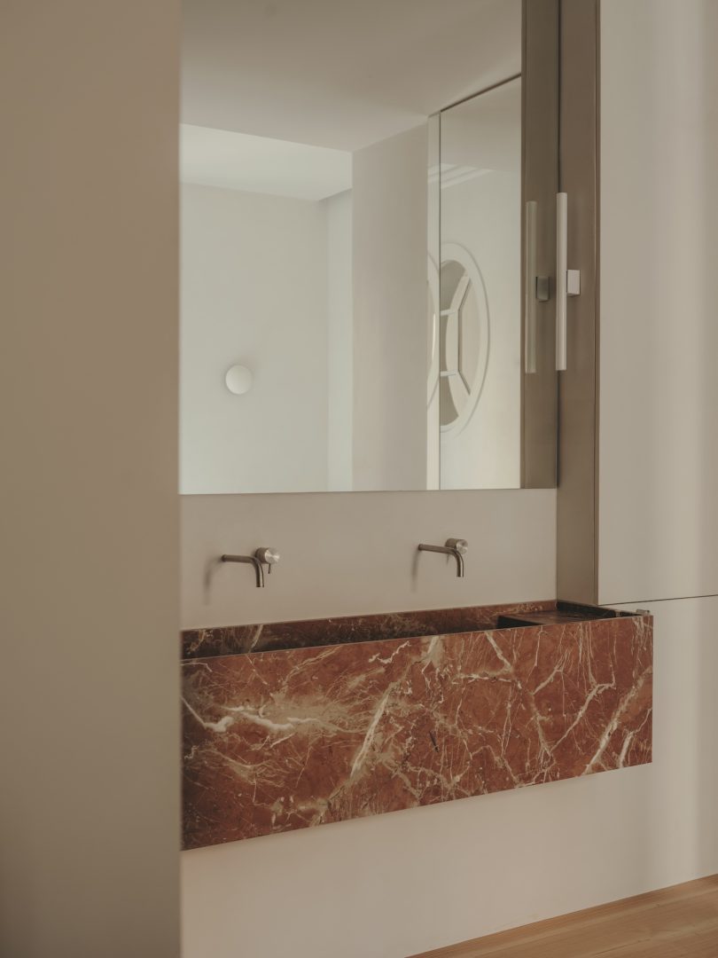 由Plantea Estudio设计的极简主义住宅Casa DH