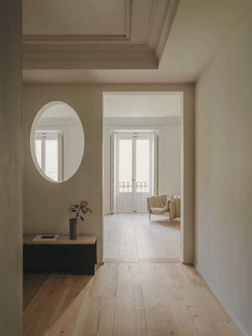 由Plantea Estudio设计的极简主义住宅Casa DH