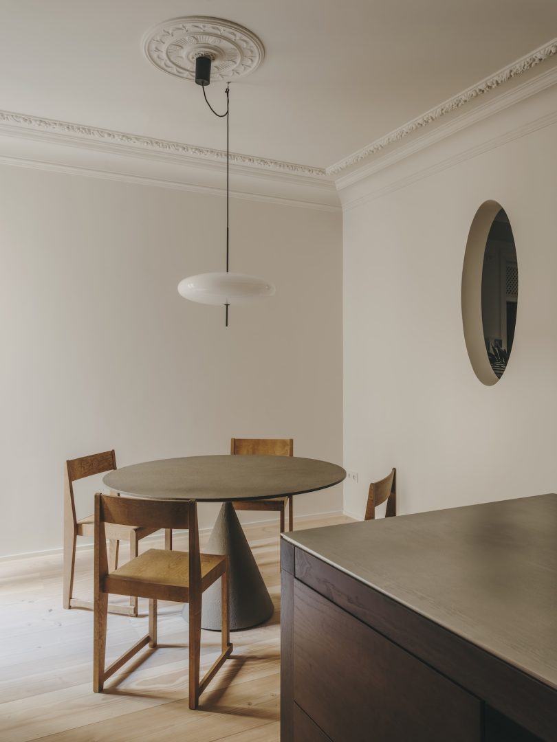 由Plantea Estudio设计的极简主义住宅Casa DH