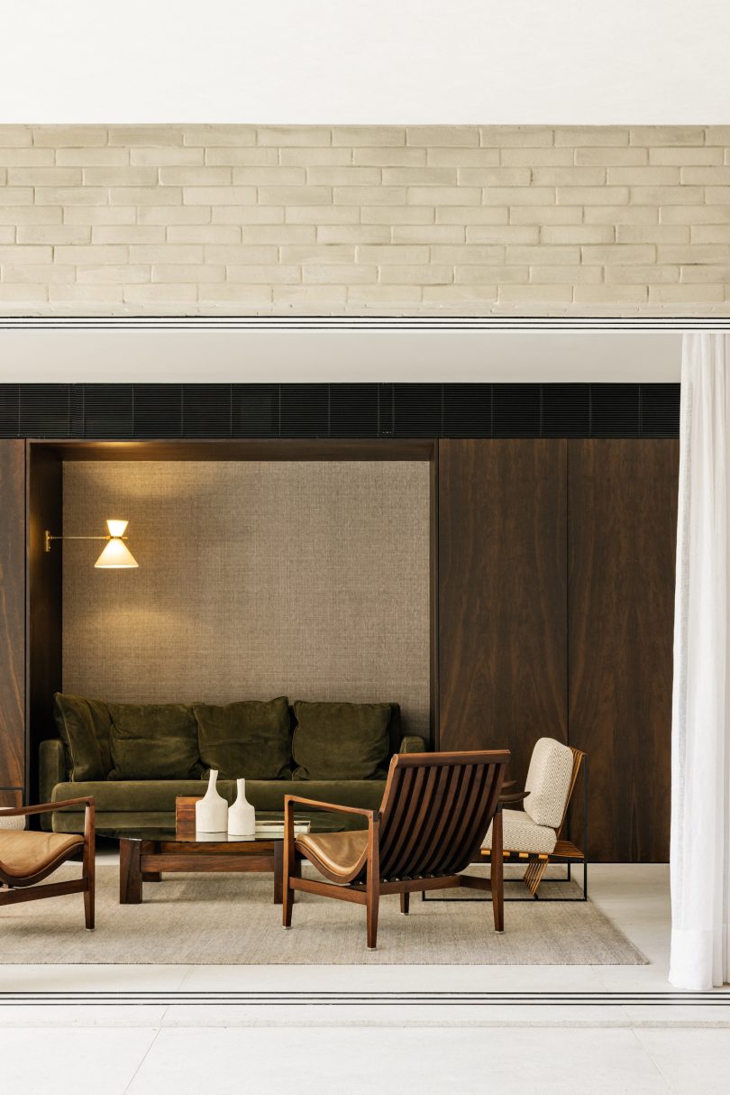 由Felipe Hess Arquitetos设计的简约住宅Casa Elisa