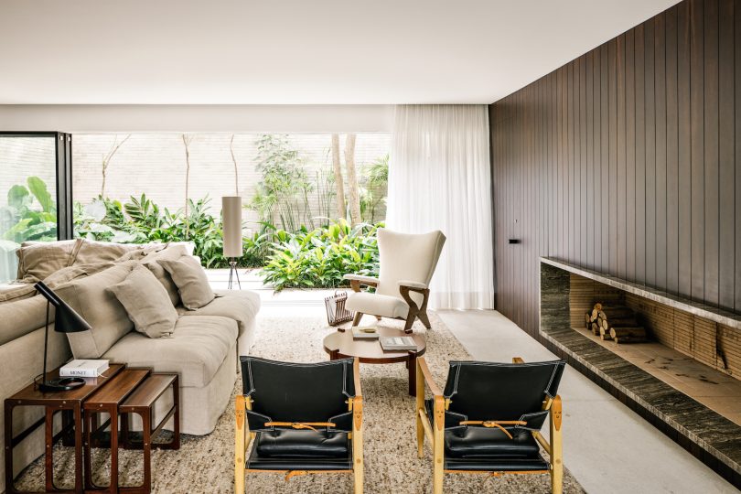 由Felipe Hess Arquitetos设计的简约住宅Casa Elisa