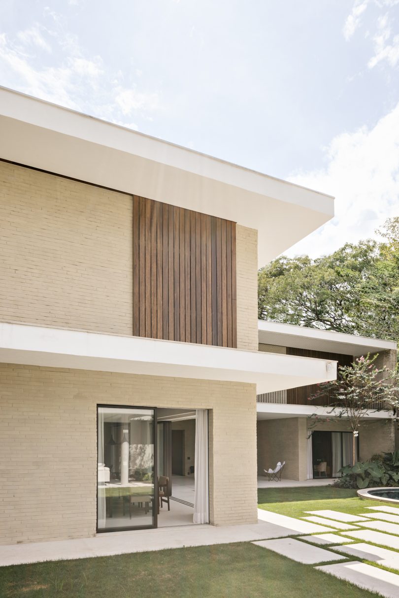 由Felipe Hess Arquitetos设计的简约住宅Casa Elisa