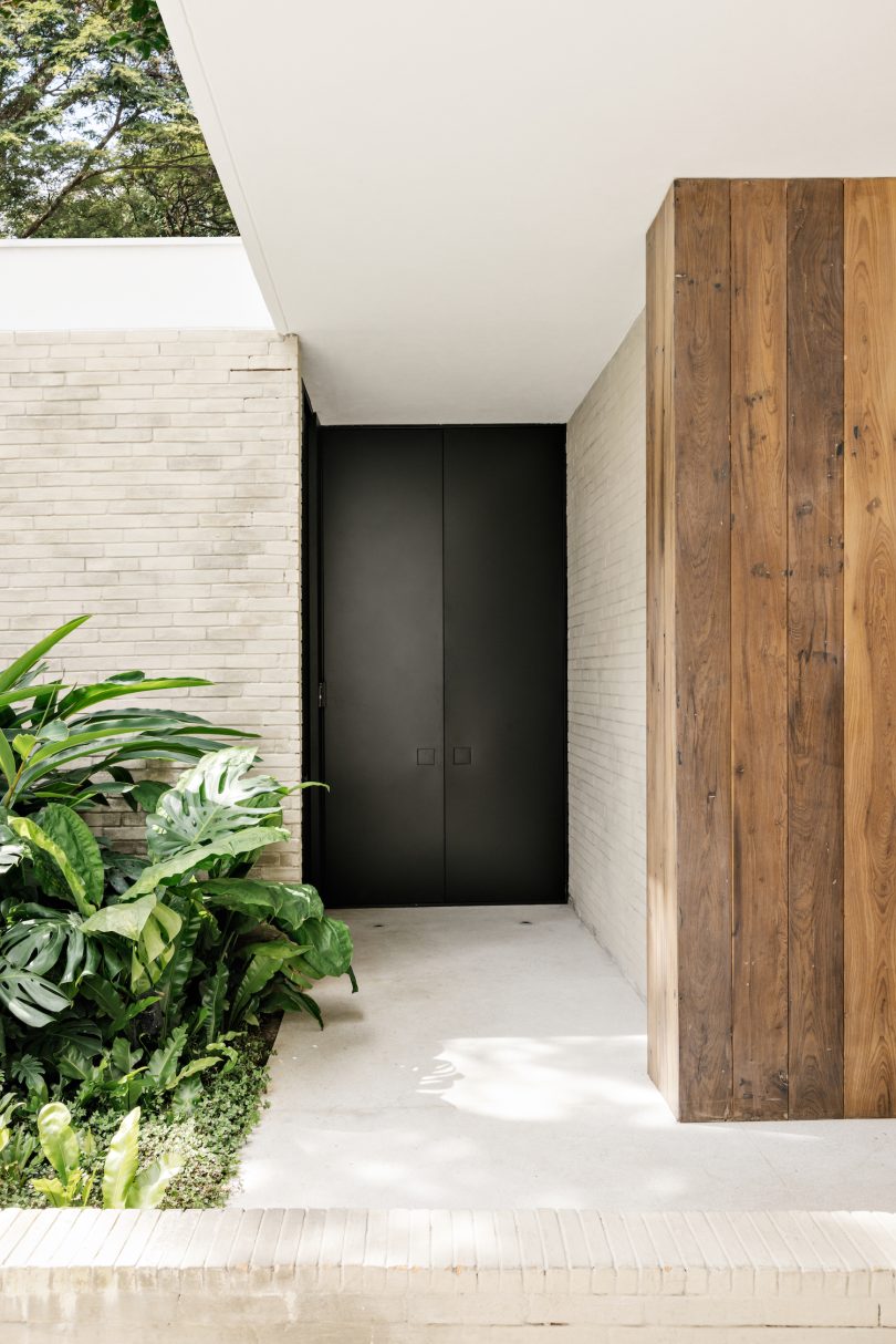 由Felipe Hess Arquitetos设计的简约住宅Casa Elisa