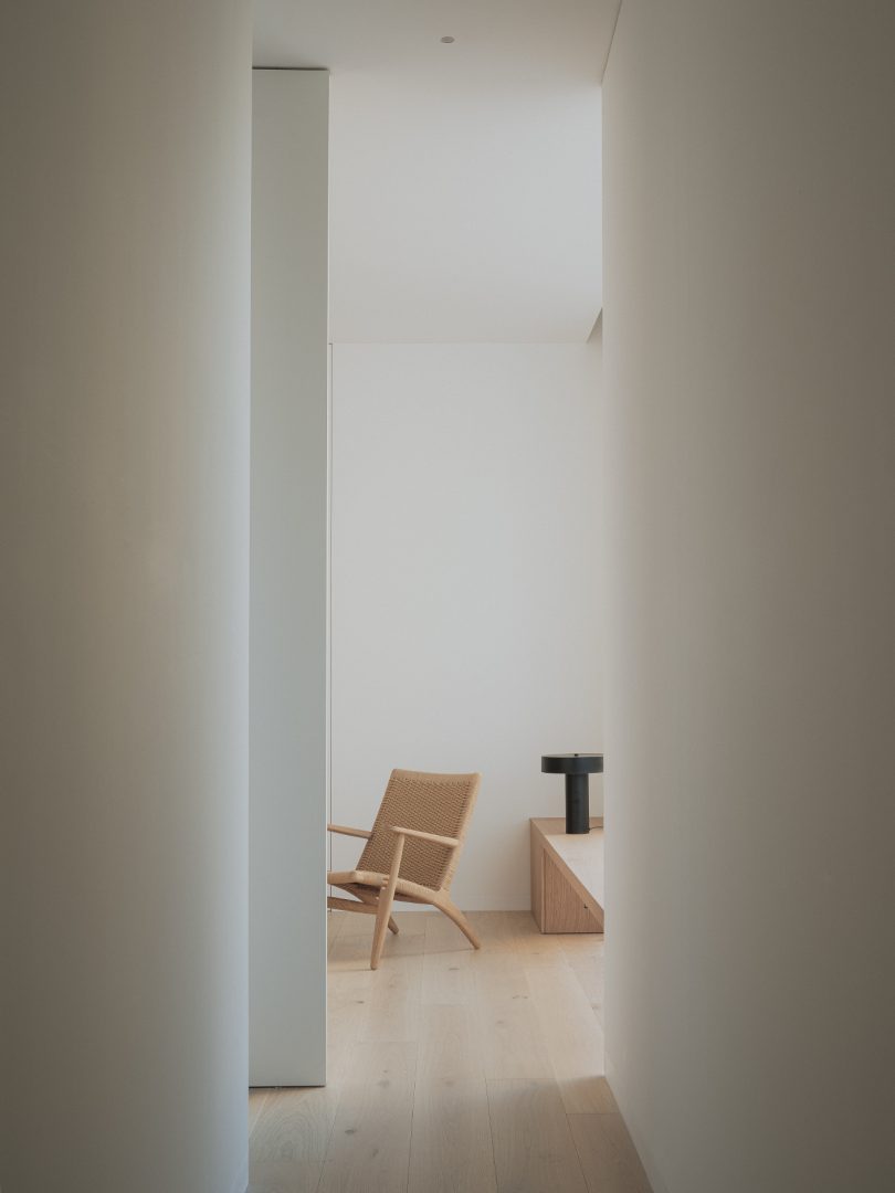 NOS Arquitectura设计的极简住宅Downtown House