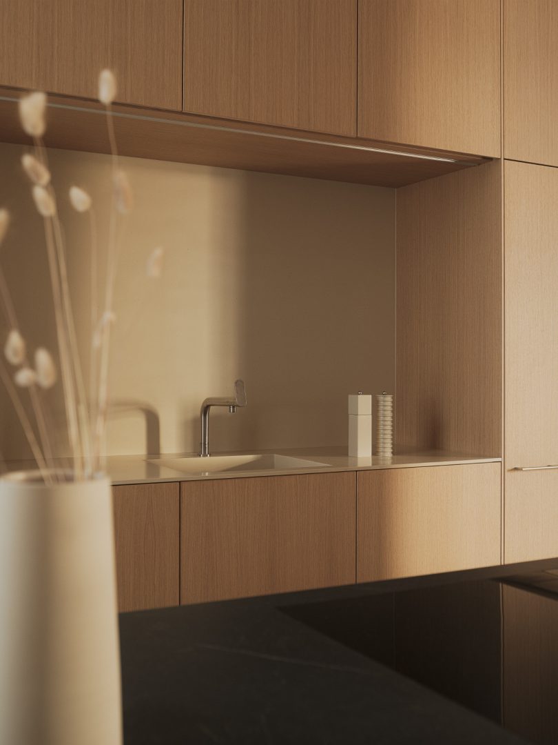 NOS Arquitectura设计的极简住宅Downtown House