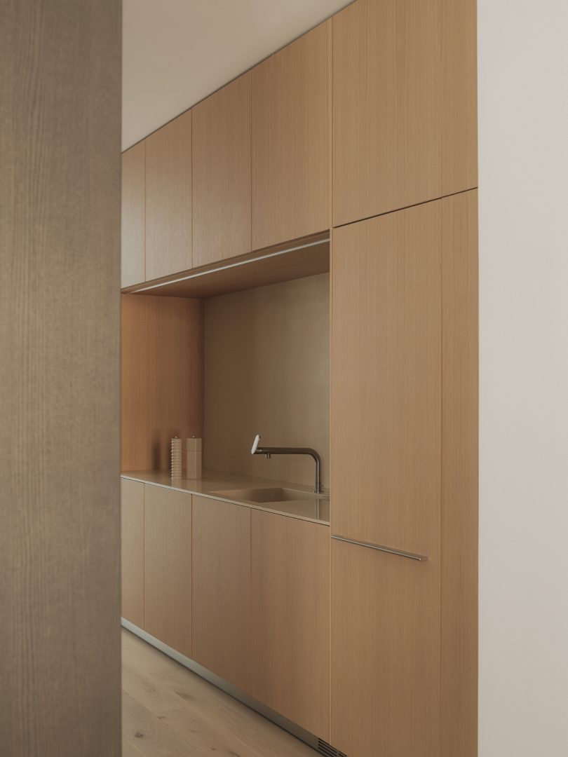 NOS Arquitectura设计的极简住宅Downtown House