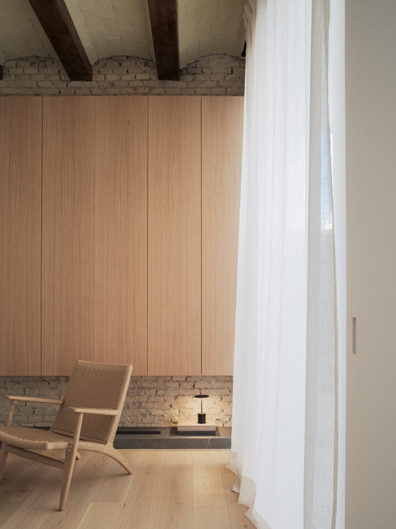 NOS Arquitectura设计的极简住宅Downtown House