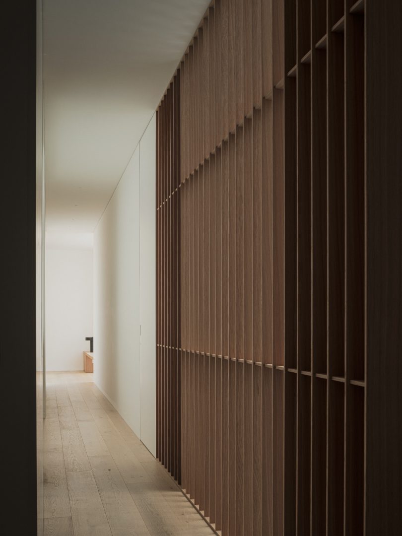 NOS Arquitectura设计的极简住宅Downtown House