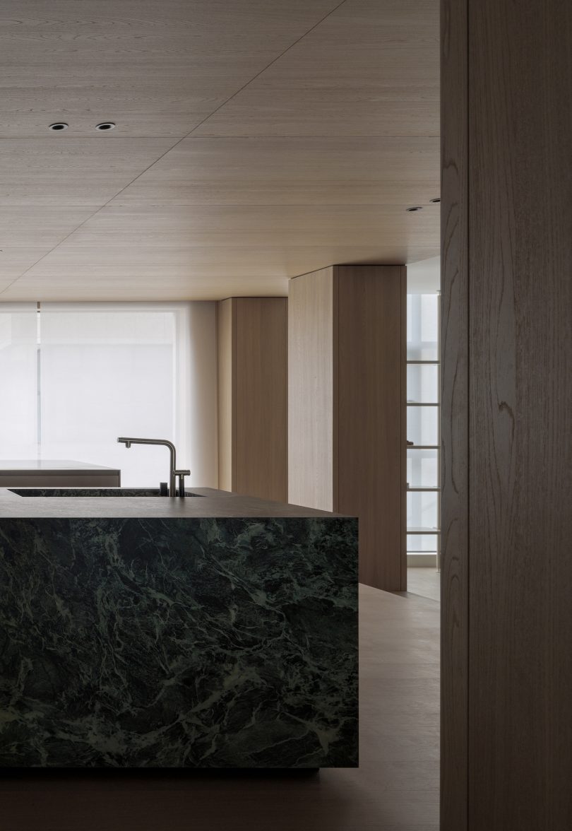 由MOOI TIMELESS设计的极简空间SIILI Studio