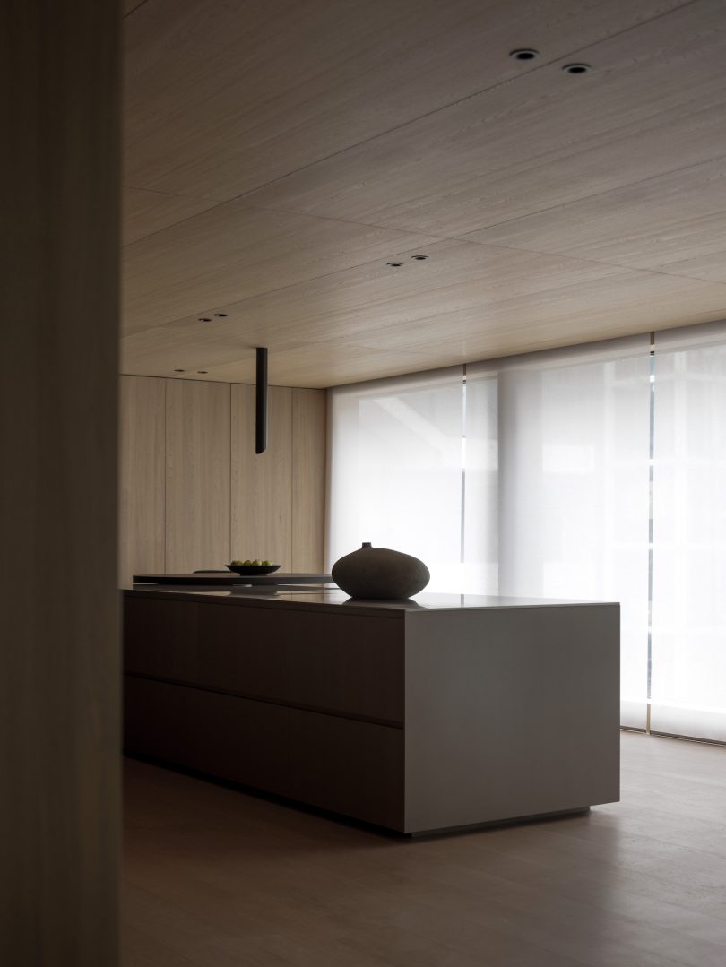 由MOOI TIMELESS设计的极简空间SIILI Studio