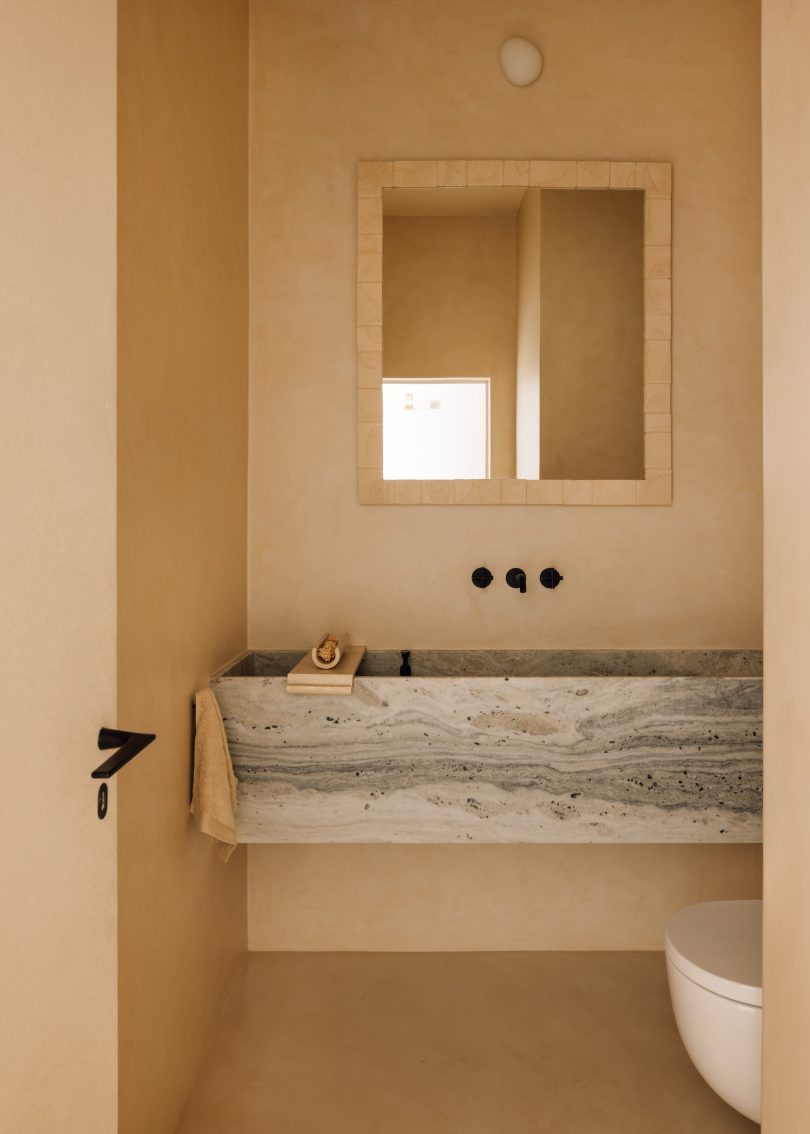 Studio Gameiro设计的极简公寓Vault Apartment