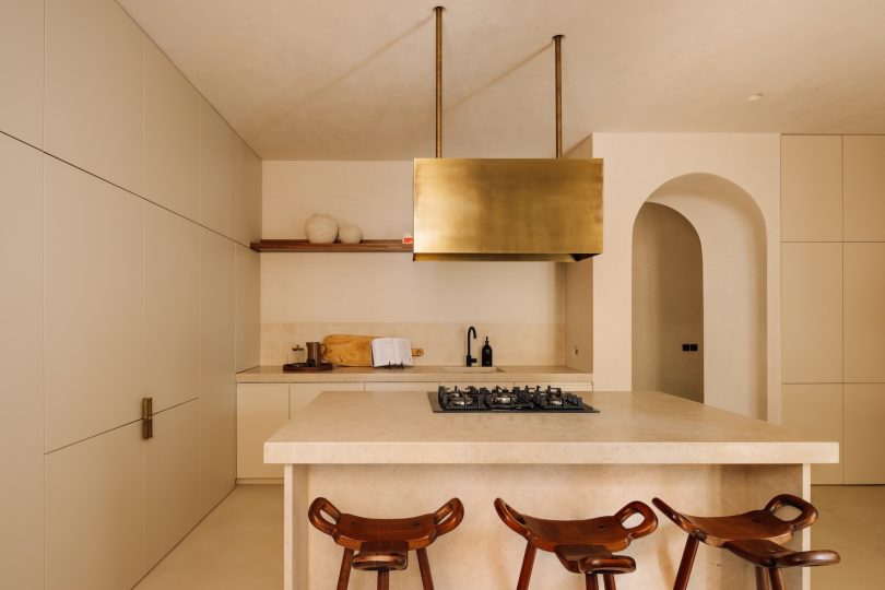 Studio Gameiro设计的极简公寓Vault Apartment