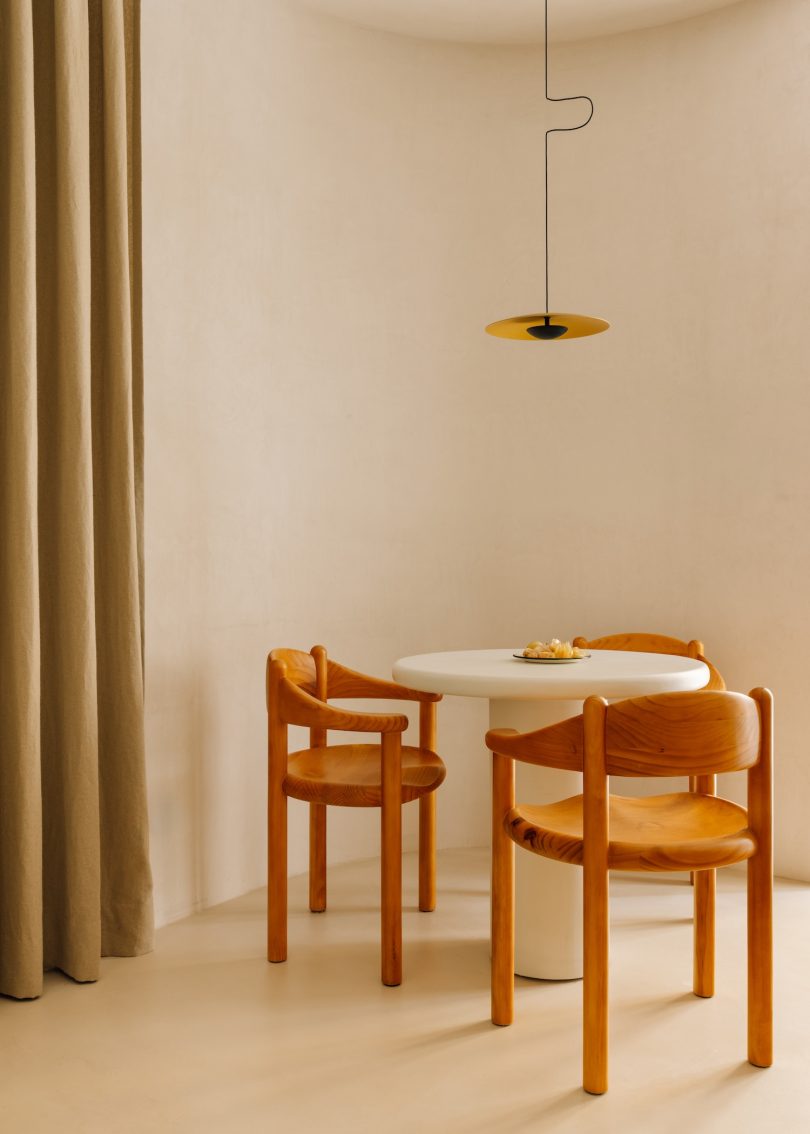 Studio Gameiro设计的极简公寓Vault Apartment