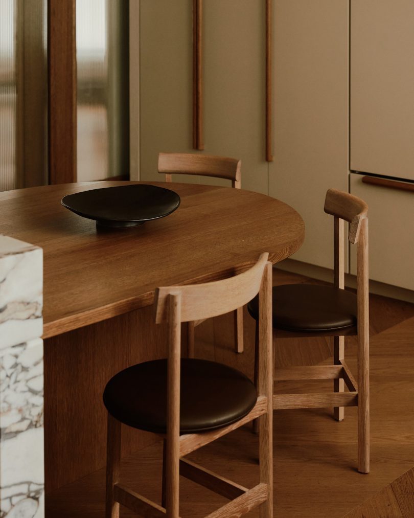 由General Assembly设计的极简主义公寓West End Ave