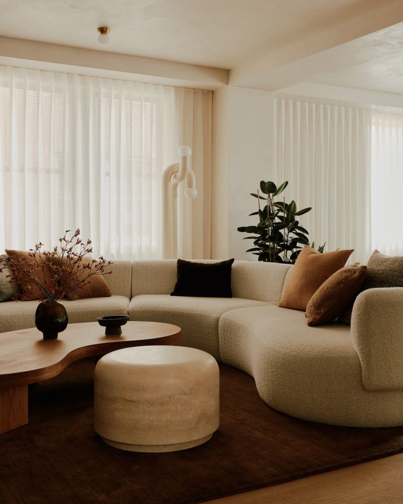 由General Assembly设计的极简主义公寓West End Ave