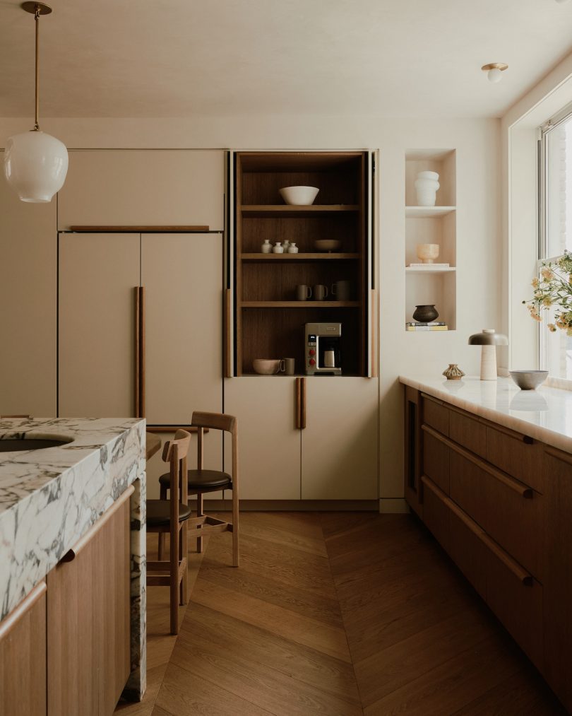 由General Assembly设计的极简主义公寓West End Ave