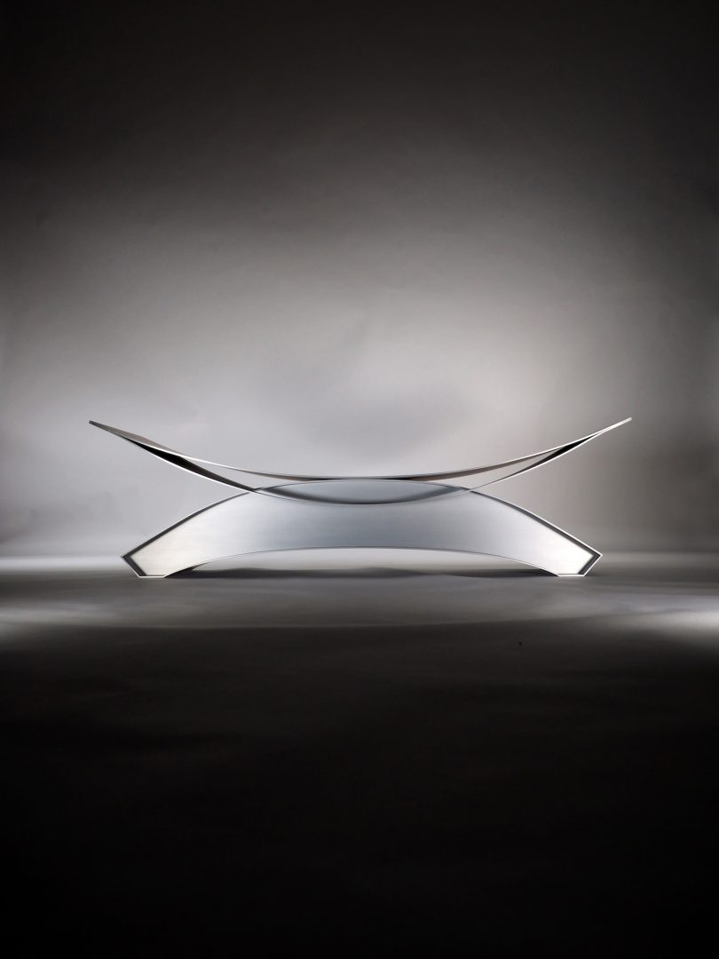 Toshiki Omatsu设计的极简主义风格椅子Dusk