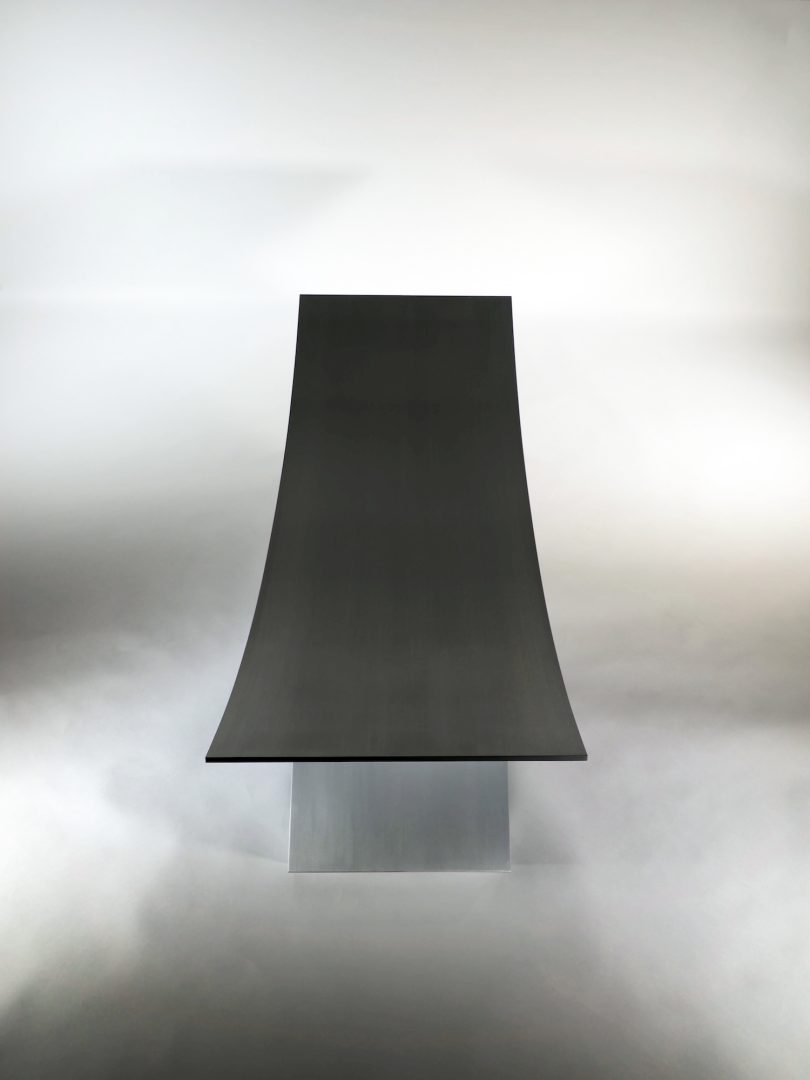 Toshiki Omatsu设计的极简主义风格椅子Dusk